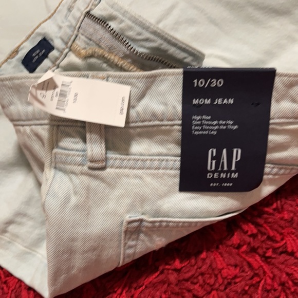 Mom Jeans - Picture 5 of 6